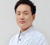 谢红权医生做鼻子