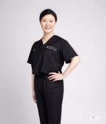 易阳艳双眼皮怎么