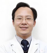 胡守舵双眼皮做的